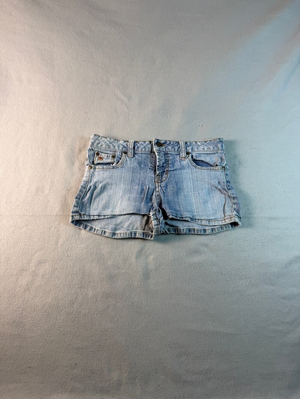 Vintage Y2K Paris Blues Denim Shorts Womens 11 Light Wash Low Rise Booty Jorts